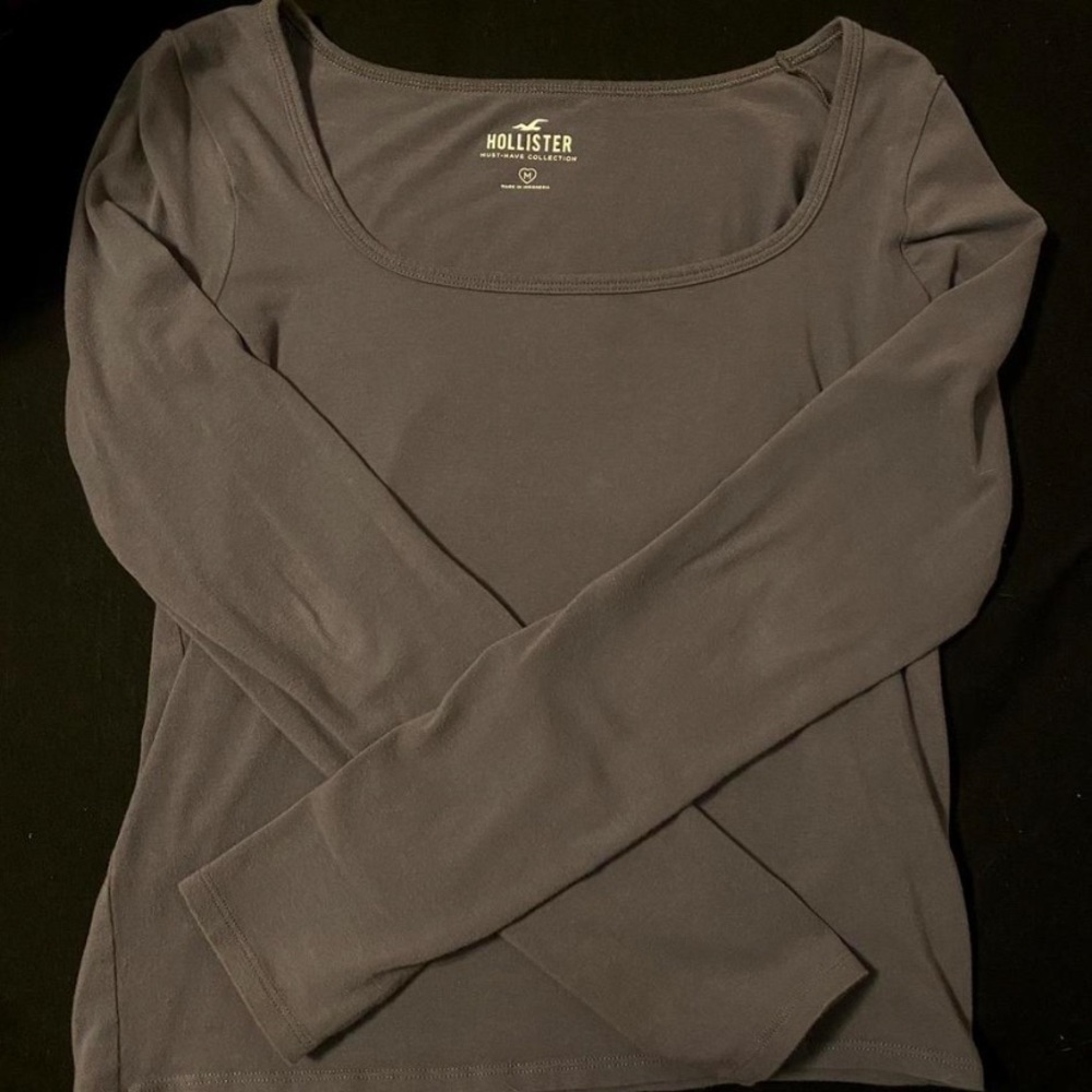 hollister longsleeve